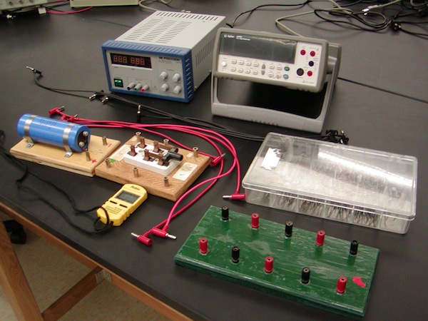 capacitance lab setup