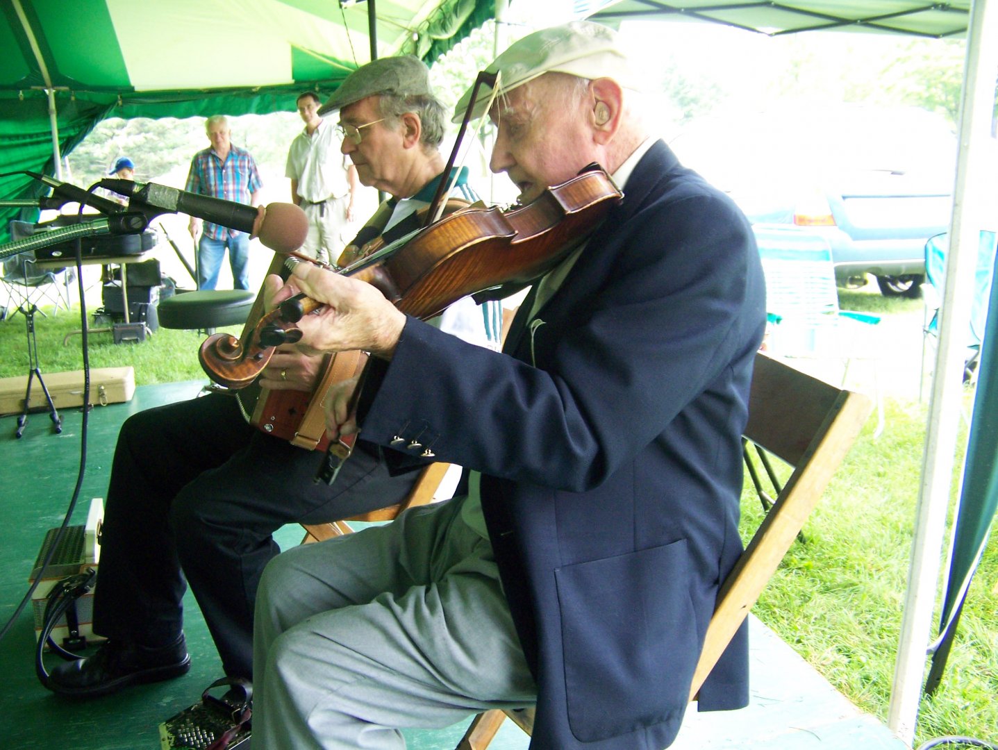 Marty O'Keefe playing fiddle and Ted McGraw playing accordion at GCV Fiddlers festival