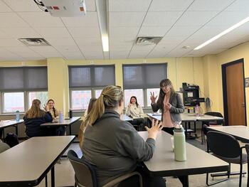 Classroom learning sign language
