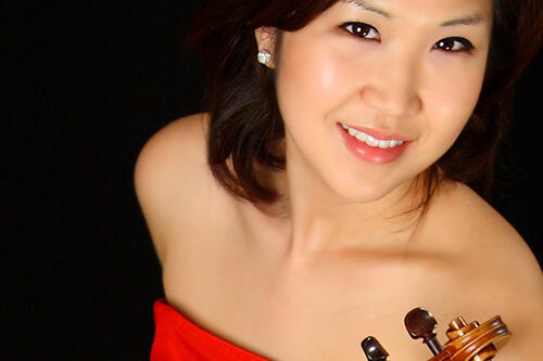Violinist Jennifer Lee