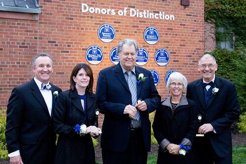 Donors of Distinction group photograph.