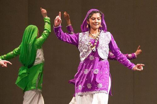 bhangra dancers