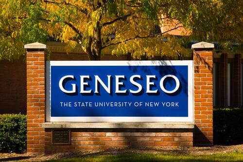 The Geneseo sign at the Main Street entrance