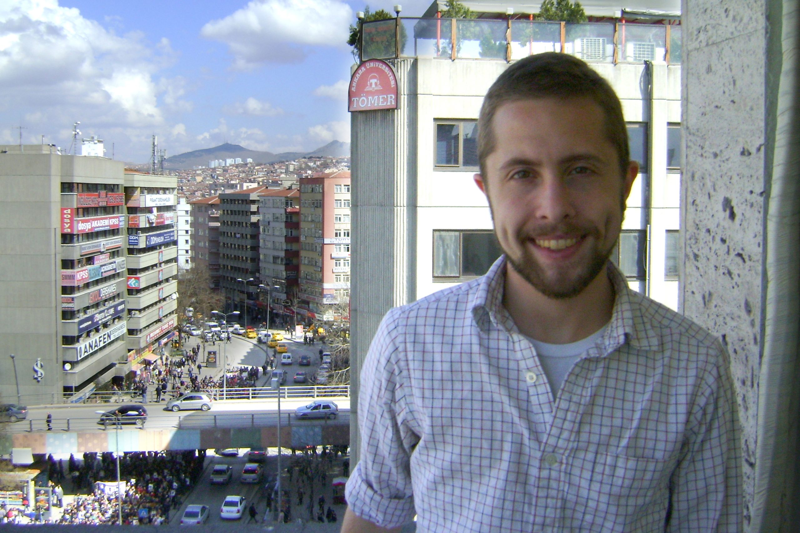 Bob Viglietta '12 in front of a building in Turkey