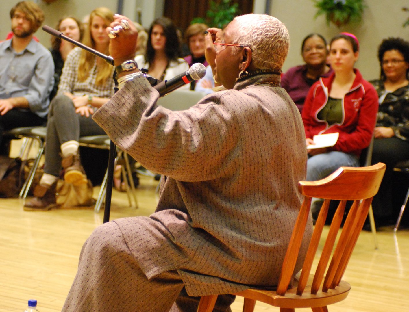 Crowd laughing feature children