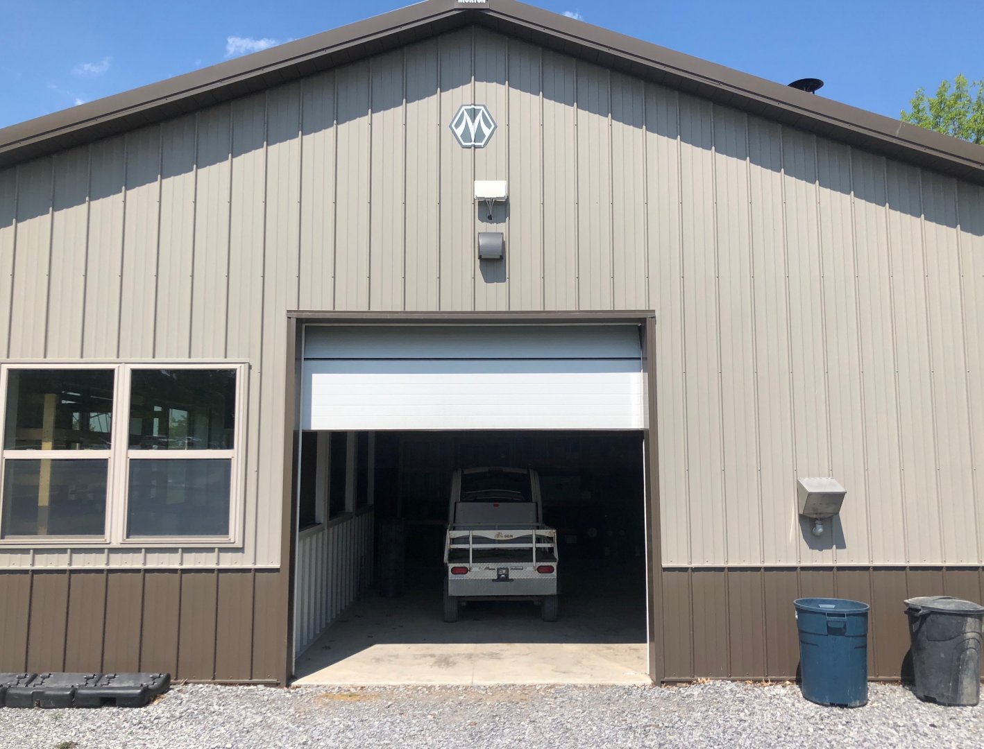 The east side of the eBarn with the Gem cart inside