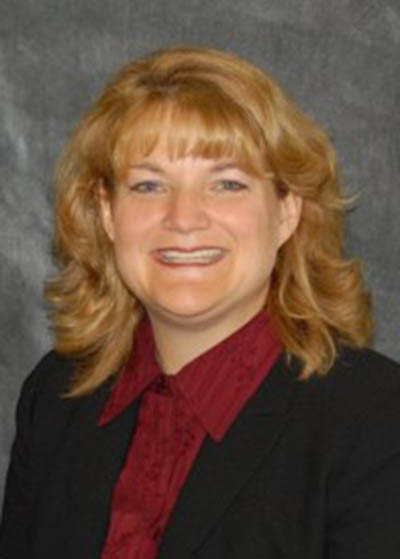 Portrait photo of Julie Briggs