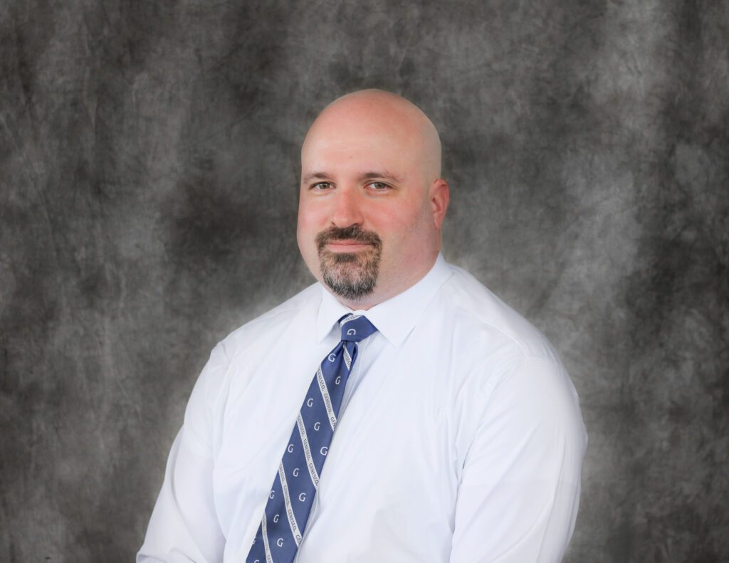 Headshot of Mat Felthousen