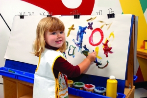 Child painting 