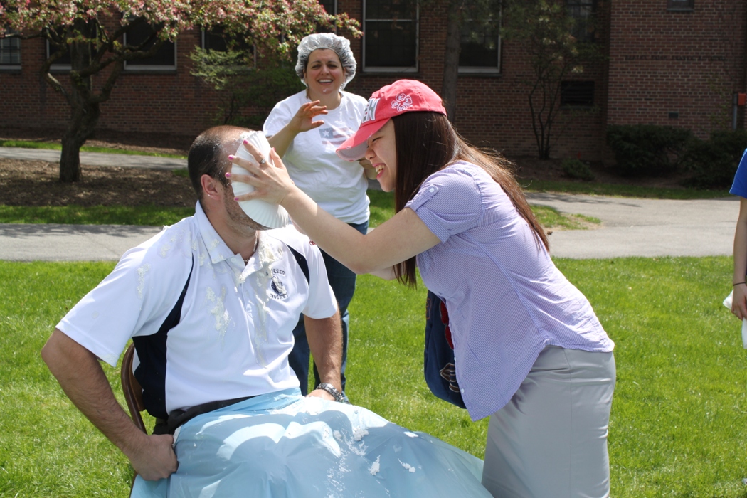 kris heeres being pied in the face
