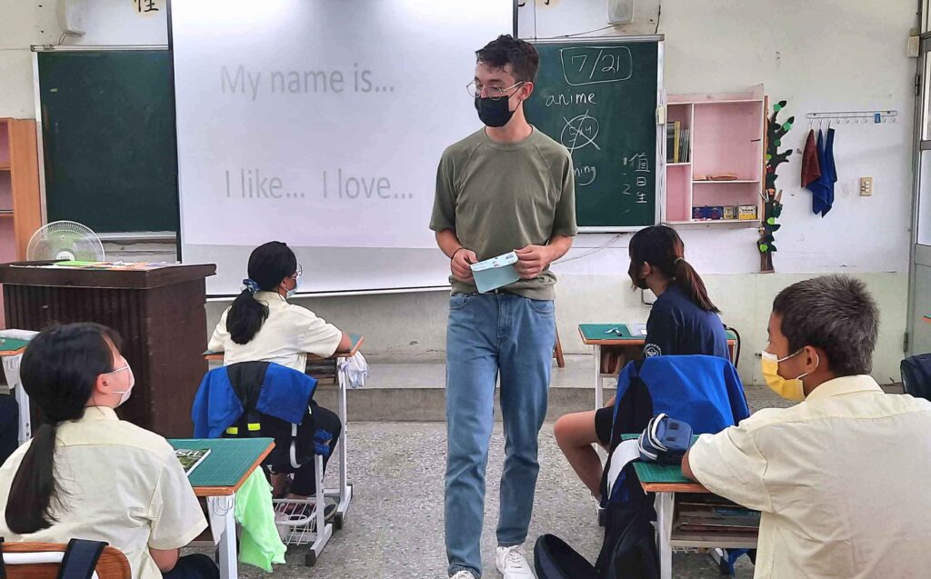 Geneseo alum teaching English in Taiwan on a Fulbright
