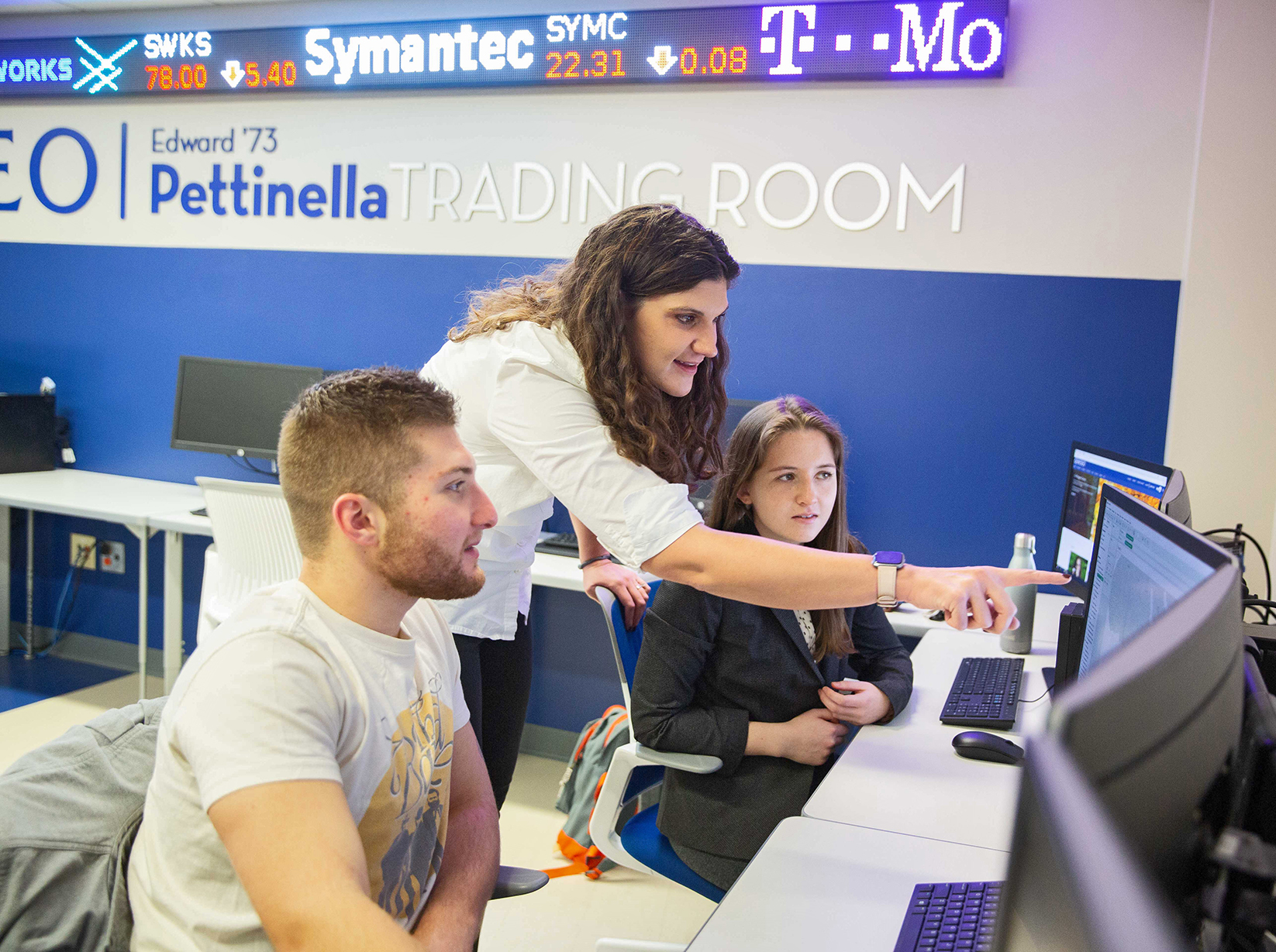 school of business trading room