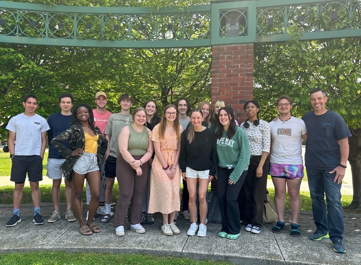 2022-2023 Lab Members, front row left to right: Alana Aga, Lauren Mac Taggart, Lindsey Toole, Allyson Surowick, Anna Hendricks. Back row, left to right: Charlie Wilson, Evan Eshenaur, Noah Massey, Zander Purcell, Danielle Roemer, Ryan Pelkey, Sonya Lyalikov, Megan Jurain, Tahera Stevens, Joseph Morse and Vincent Markowski (lab director).