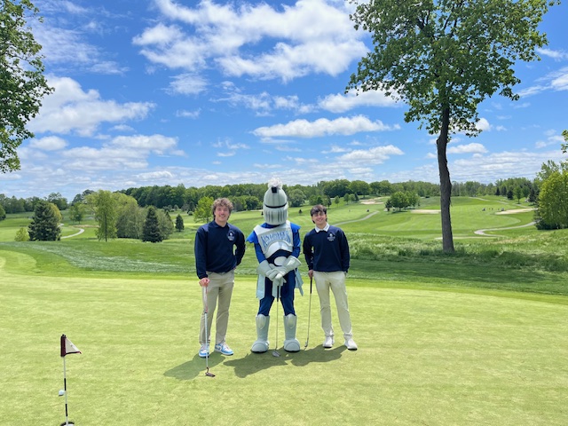 Victor E. Knight with students at the 2025 Golf Tournament.