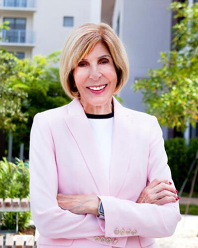 A3CBBB90-5BC6-4B6E-A603-7207836EDC39_1_105_c.jpeg Jeri Muoio '69