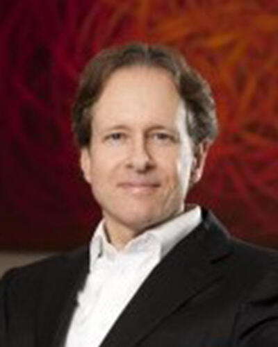 Bob Muller Desk crop Robert Muller '83