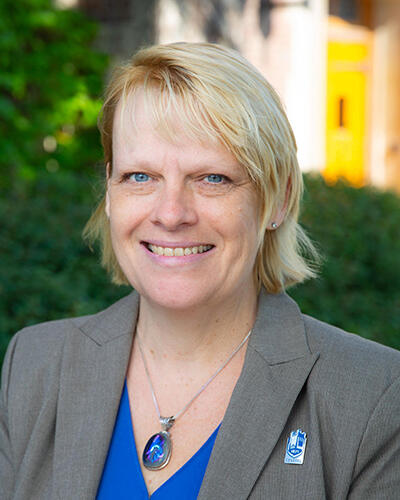 Julie Buehler 400 Julie L. Buehler ’89