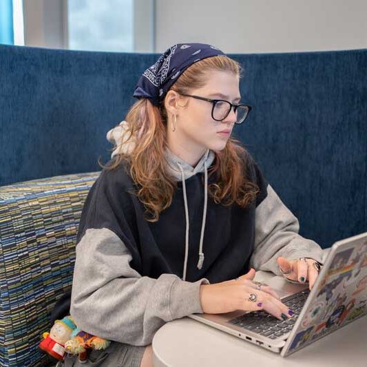 StockPhotoShoot5_MB66_09262025-WEB student working at laptop